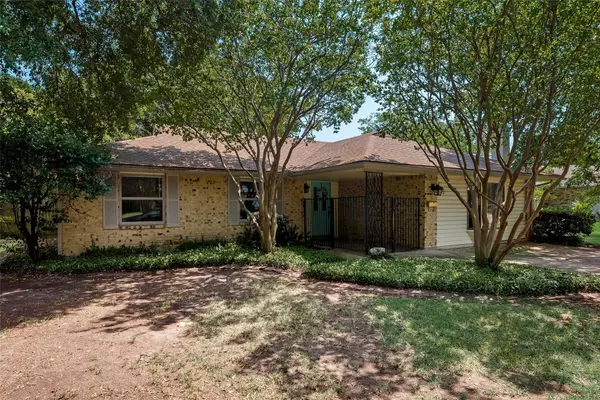 470 Wildbriar Drive, Garland, TX 75043