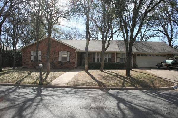 3010 S Murco Drive, Mineral Wells, TX 76067