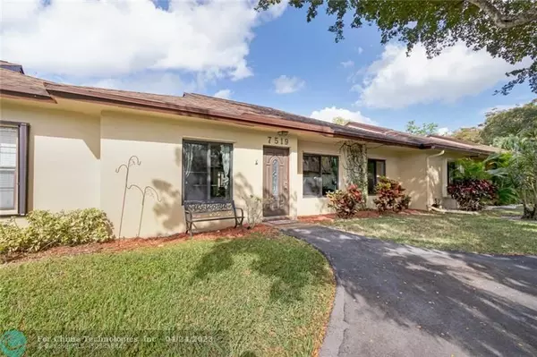 Davie, FL 33314,7519 SW 28th St  #25