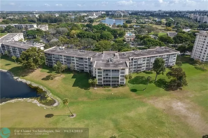 Pompano Beach, FL 33069,565 Oaks Ln  #107