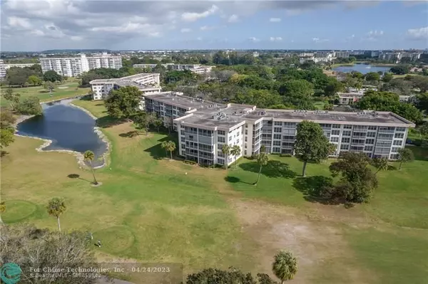 Pompano Beach, FL 33069,565 Oaks Ln  #107