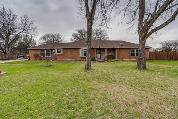 103 Elmwood Drive, Ovilla, TX 75154