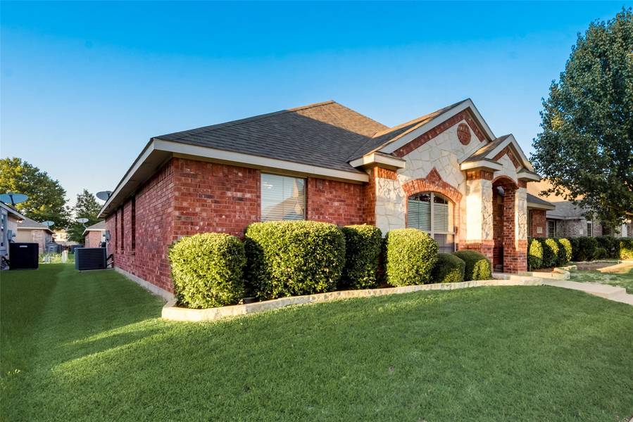 224 Dancing Light Lane, Red Oak, TX 75154