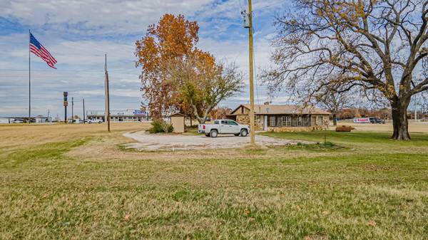 6525 W US Highway 377, Tolar, TX 76476