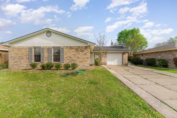 820 Meadowdale Drive, Royse City, TX 75189