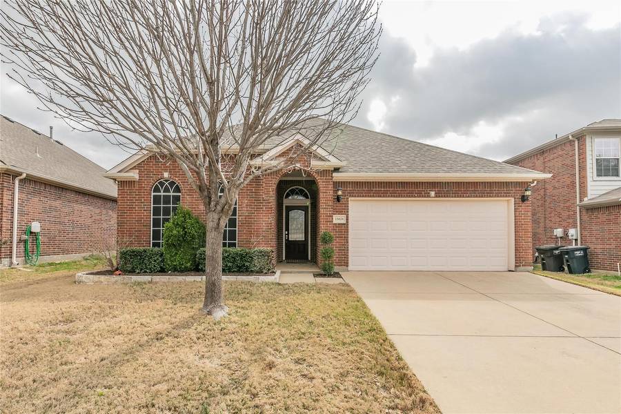 15828 Coyote Hill Drive, Fort Worth, TX 76177