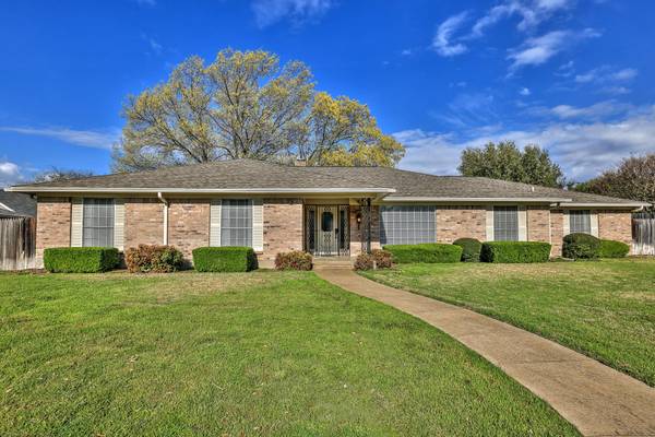 3808 Hickory Springs Road, Benbrook, TX 76116