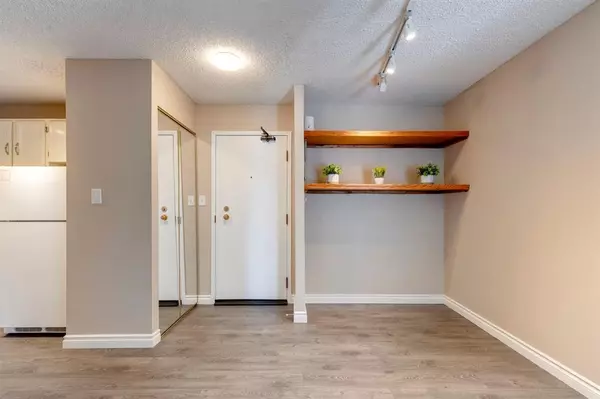 Calgary, AB T2R 0J5,1011 12 AVE SW #408