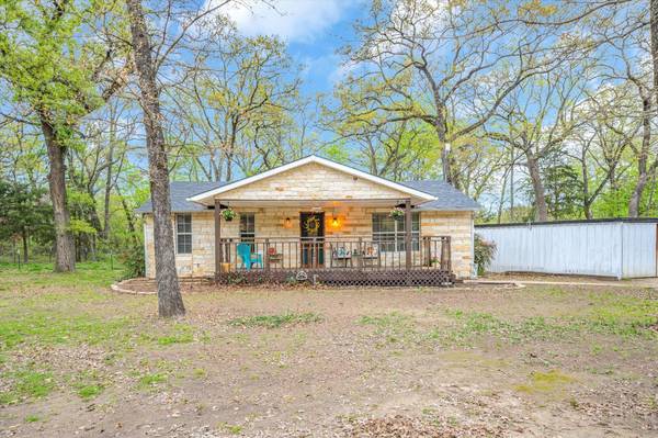 201 Private Road 7396, Wills Point, TX 75169