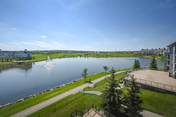 Calgary, AB T3K 0E5,156 Country Village CIR NE #215