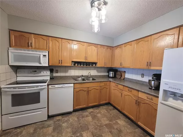 Regina, SK S4V 2P8,960 Assiniboine AVENUE E #317