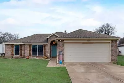 11026 Shady Oaks Drive, Runaway Bay, TX 76426