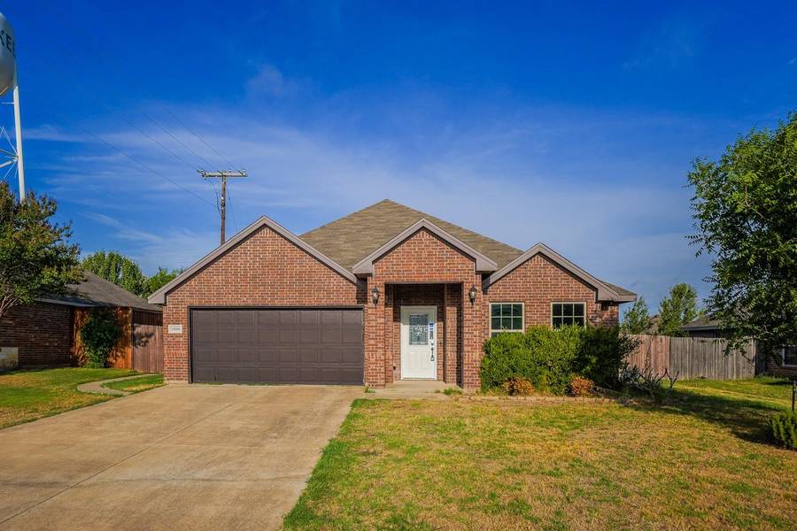 1006 Christine Street, Keene, TX 76031