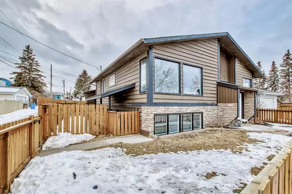 Calgary, AB T3B 5G4,2911 Mackay RD NW