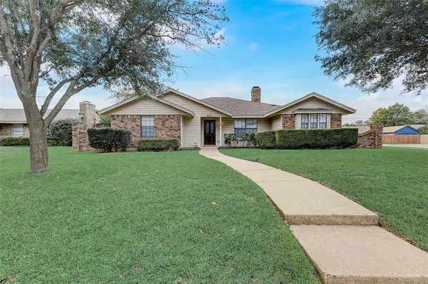 421 Everest Street, Cedar Hill, TX 75104