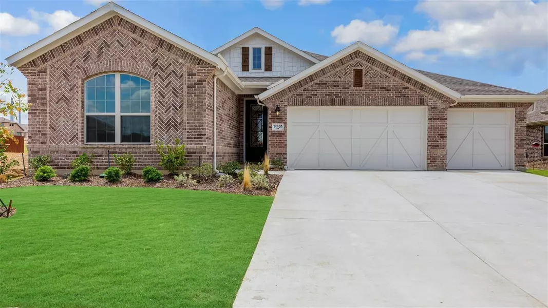 14401 Home Trl, Roanoke, TX 76262