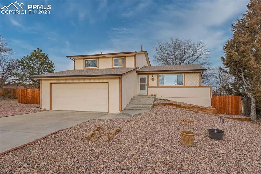 37 Belvista CT, Pueblo, CO 81001