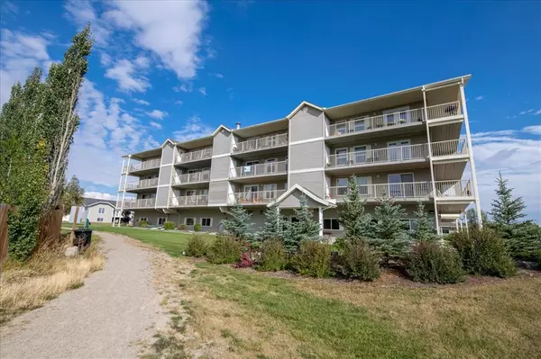 Nanton, AB T0L 1R0,99 Westview DR #301