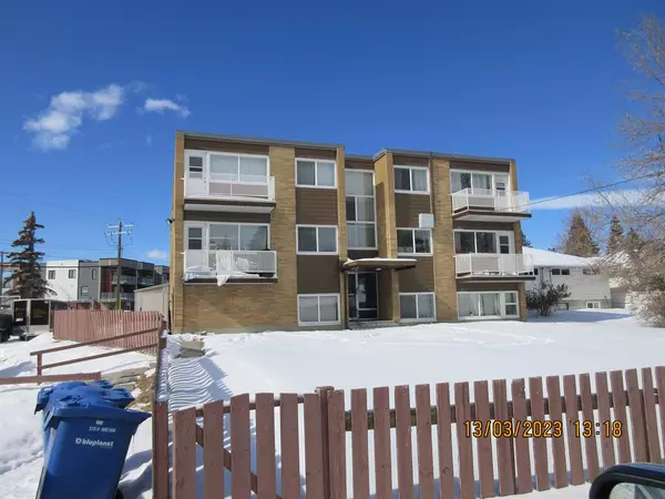 Calgary, AB T3C 1T2,640 38 ST SW