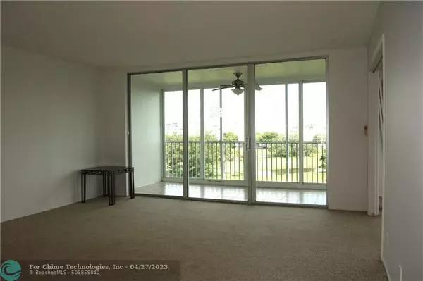 Pompano Beach, FL 33069,2851 S Palm Aire Dr  #601