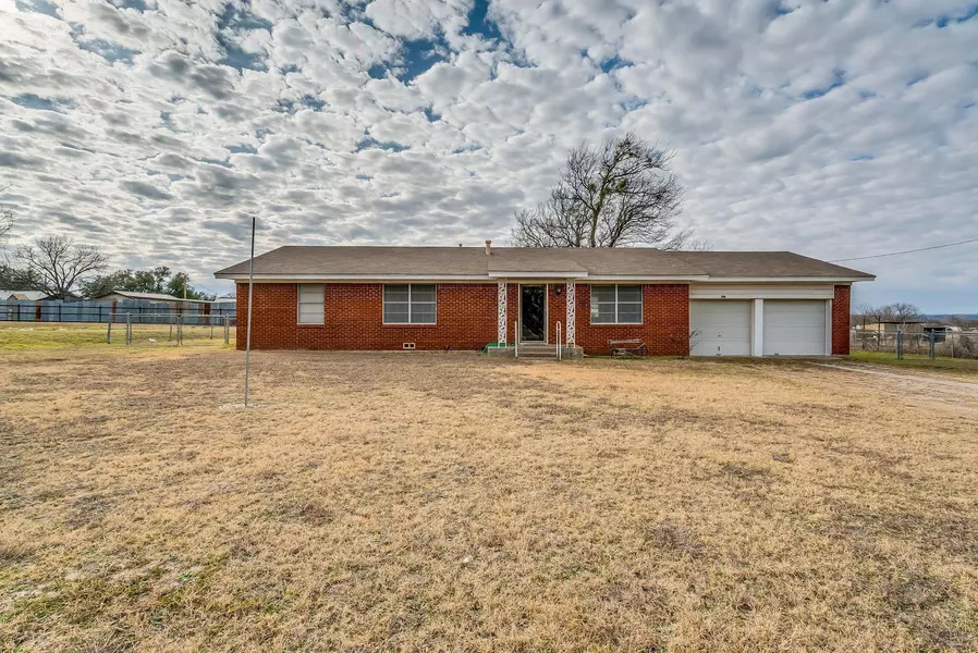 210 S Jefferson Road, Gordon, TX 76453