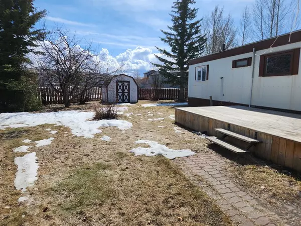 Olds, AB T4H 1M2,14 Birch Close