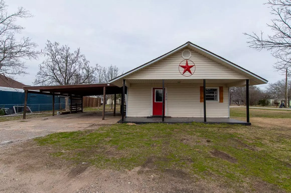 Savoy, TX 75479,306 N Front Street