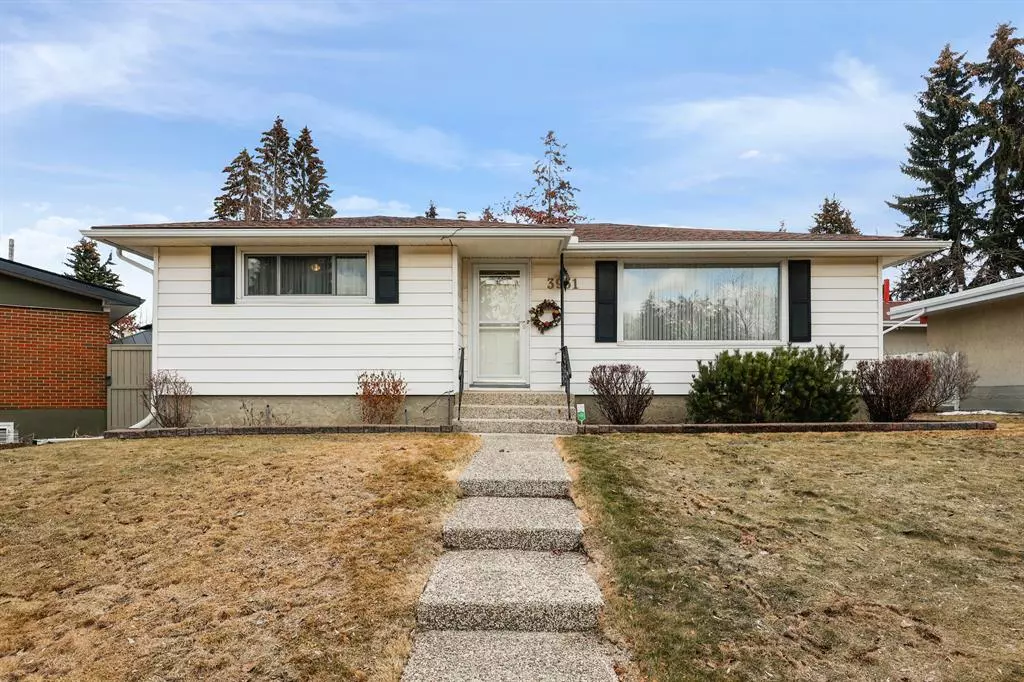 Calgary, AB T3A 0M2,3931 Vancouver CRES NW