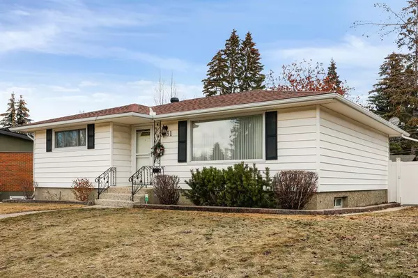 Calgary, AB T3A 0M2,3931 Vancouver CRES NW