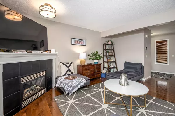 Calgary, AB T3K 5E5,221 Coventry CIR NE