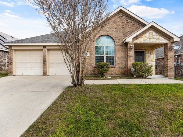 988 Preakness Drive, Grand Prairie, TX 75051