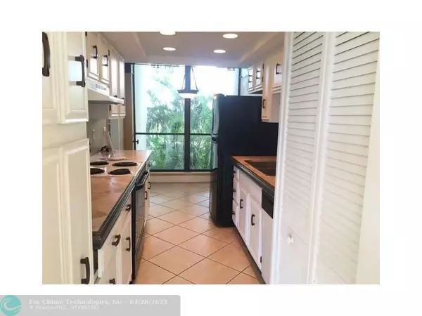 Boca Raton, FL 33434,2303 Bridgewood Dr  #2303