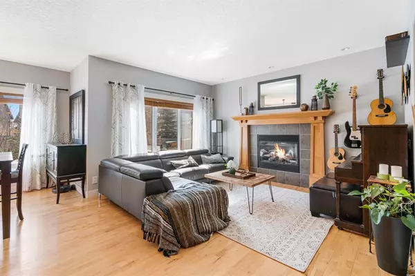 Calgary, AB T3L 2Y4,206 Tusslewood GRV NW