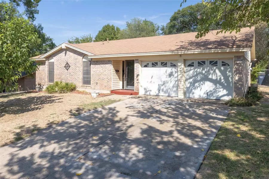 3109 Conejos Drive, Fort Worth, TX 76116