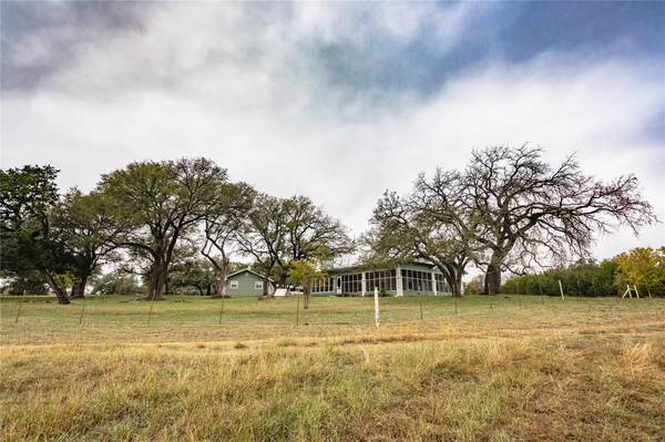 152 County Road 2330, Meridian, TX 76665