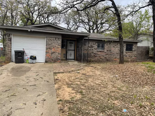 2945 Hunting Drive, Fort Worth, TX 76119