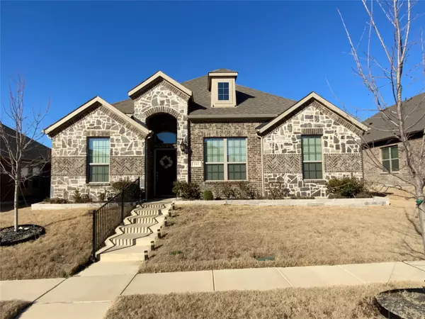 404 Lily Trail, Red Oak, TX 75154