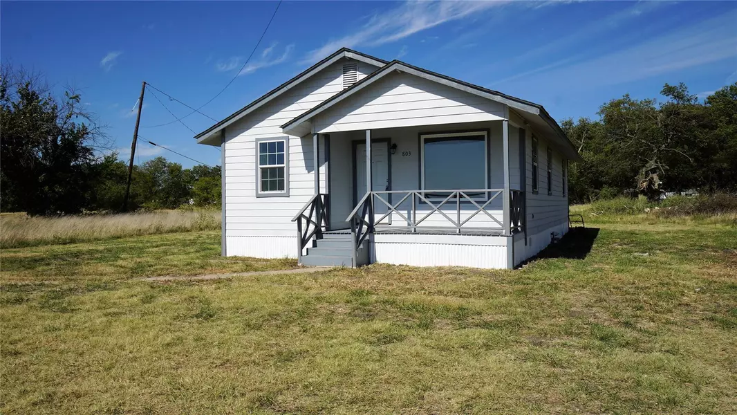 803 E Scott Street, Honey Grove, TX 75446