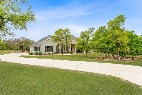 114 Hondo Circle, Millsap, TX 76066