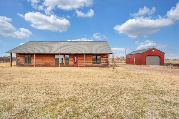 10762 N 1990 Road, Elk City, OK 73644