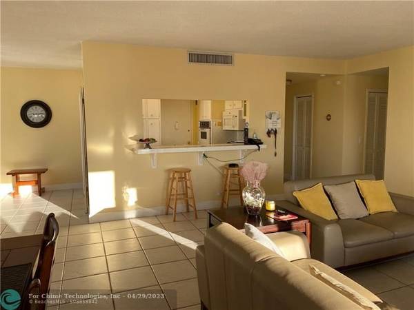 Hollywood, FL 33019,3505 S Ocean Dr  #1405