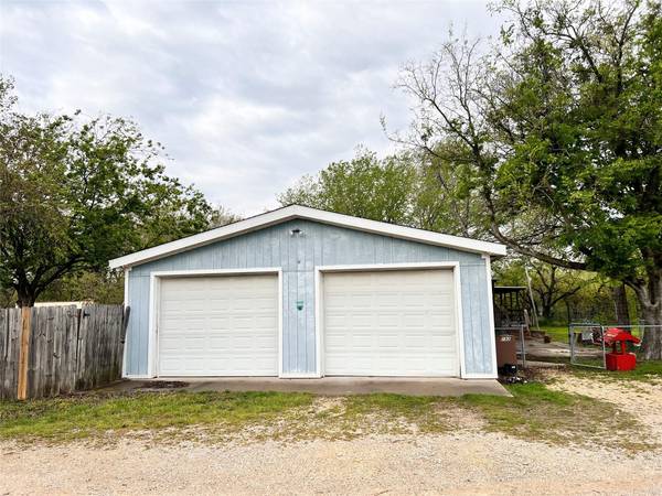 1923 Whispering Oaks Street, Burleson, TX 76028