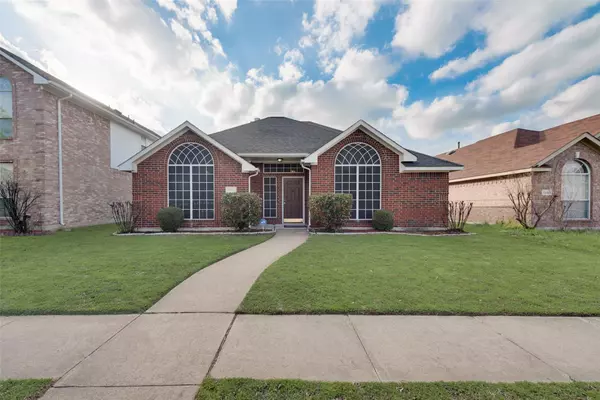 7122 Mazy Lane, Rowlett, TX 75089