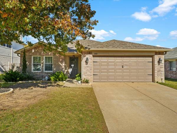 1052 Triple Crown Drive, Fort Worth, TX 76179