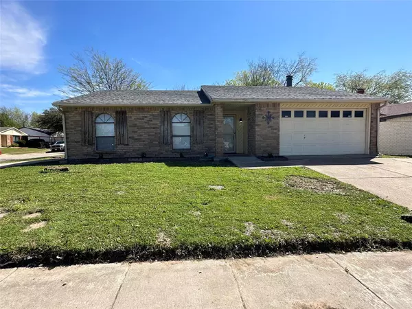 6052 Sidewinder Trail, Fort Worth, TX 76131