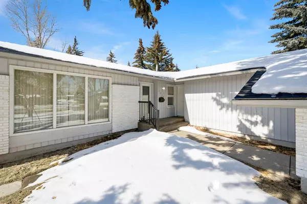 Calgary, AB T2J 4C6,1419 Acadia DR SE