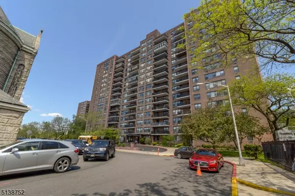 10 Huron Ave #12S, Jersey City, NJ 07306