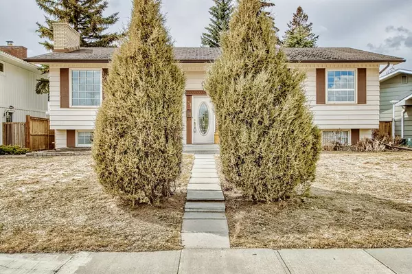 Calgary, AB T2J 3H7,31 Lake Lucerne Close SE