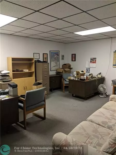 Hialeah, FL 33015,6073 NW 167th St #C-24