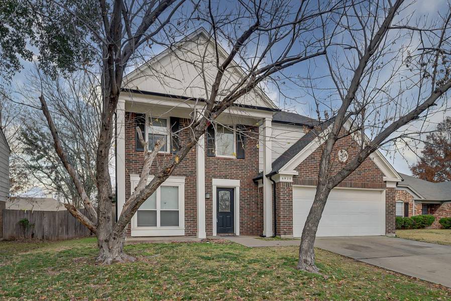 6925 Wooddale Drive, Watauga, TX 76148